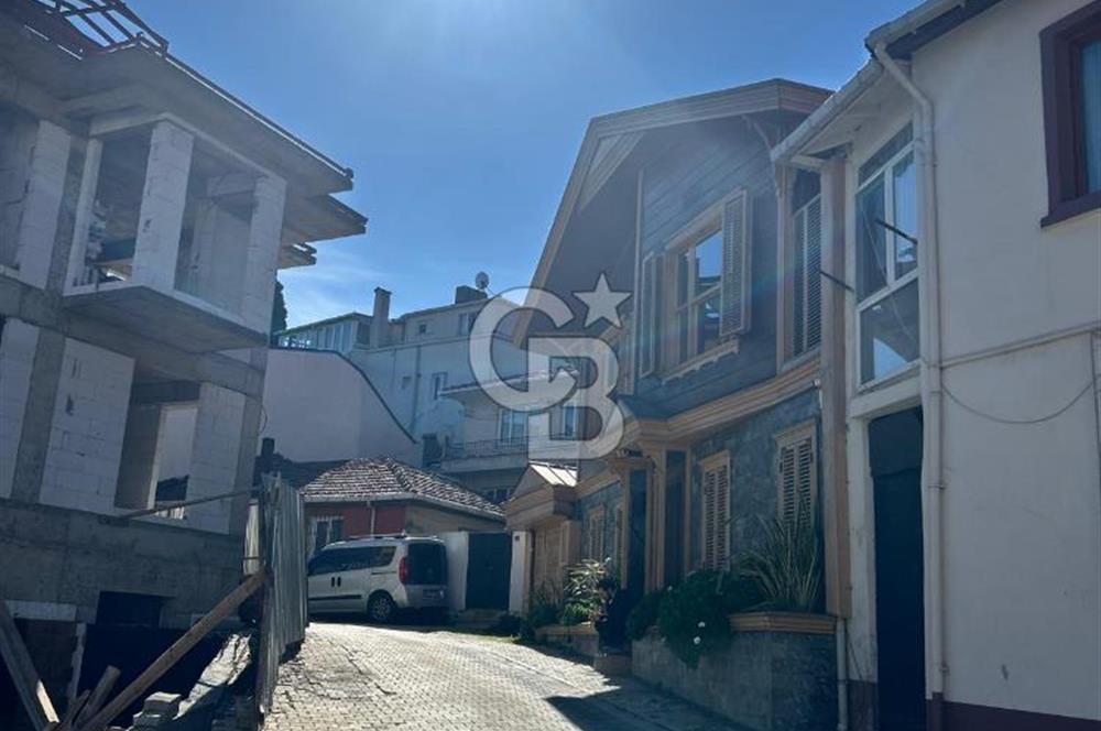 Küçük Çamlıcada, Bulgurlu caddesine çok yakın, yatırımlık arsa.