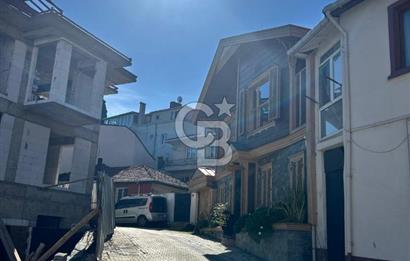 Küçük Çamlıcada, Bulgurlu caddesine çok yakın, yatırımlık arsa.