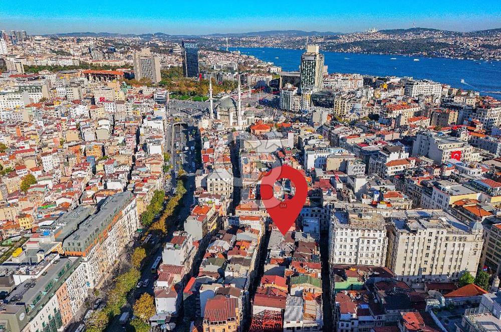 TAKSİM MEYDANA YÜRÜME MESAFESİNDE GENİŞ CEPHELİ KOMPLE BİNA