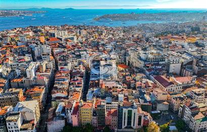 TAKSİM MEYDANA YÜRÜME MESAFESİNDE GENİŞ CEPHELİ KOMPLE BİNA