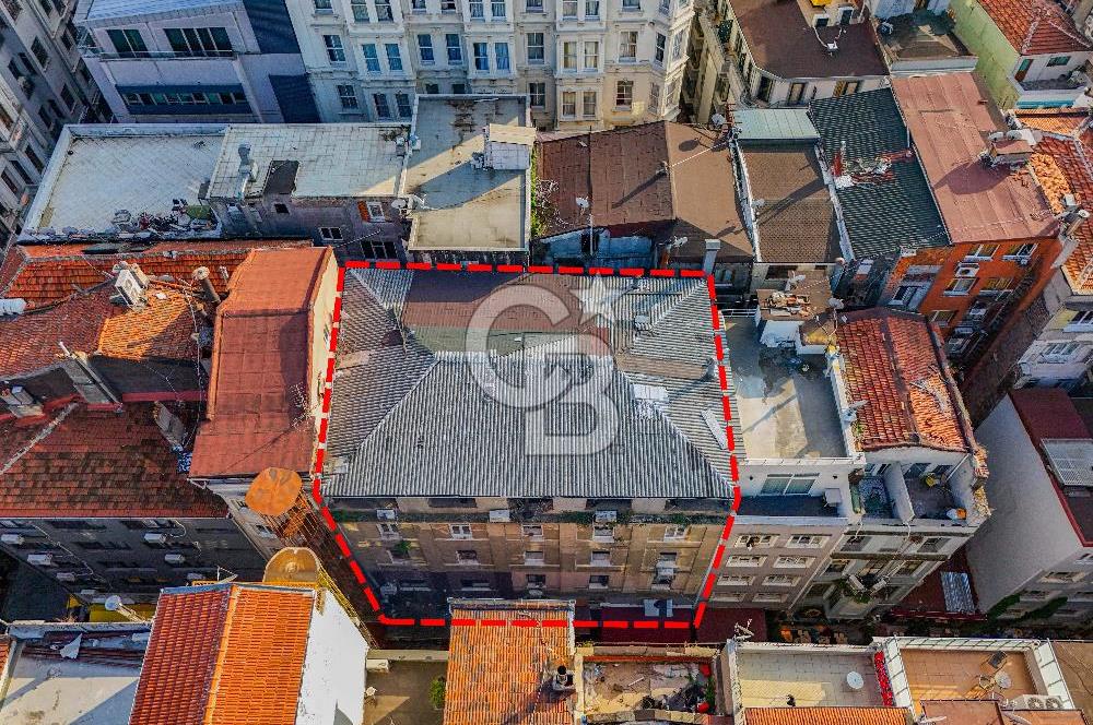 TAKSİM MEYDANA YÜRÜME MESAFESİNDE GENİŞ CEPHELİ KOMPLE BİNA