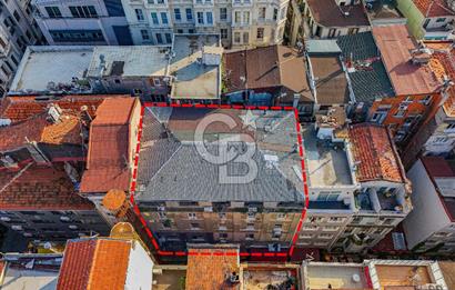 TAKSİM MEYDANA YÜRÜME MESAFESİNDE GENİŞ CEPHELİ KOMPLE BİNA