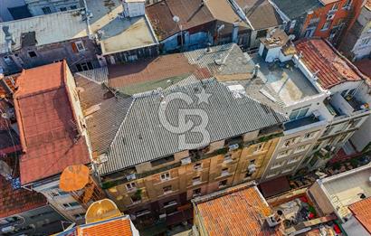 TAKSİM MEYDANA YÜRÜME MESAFESİNDE GENİŞ CEPHELİ KOMPLE BİNA