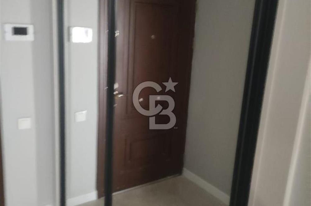 Karşıyaka 'da Deniz Manzaralı Yenilenmiş Geniş Kiralık 4+1 Daire