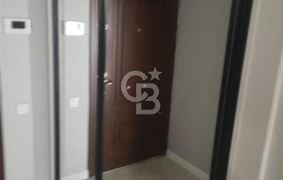 Karşıyaka 'da Deniz Manzaralı Yenilenmiş Geniş Kiralık 4+1 Daire