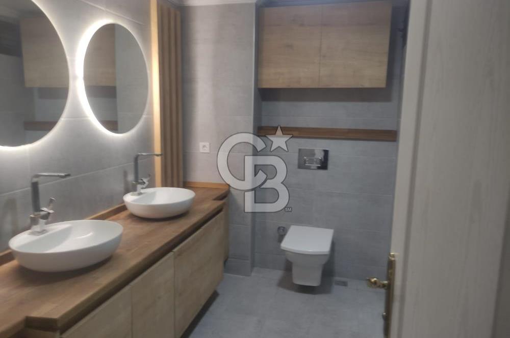Karşıyaka 'da Deniz Manzaralı Yenilenmiş Geniş Kiralık 4+1 Daire