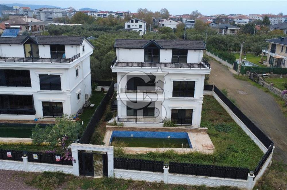 ÇINARCIK KARPUZDEREDE A+ KALİTE HAVUZLU MÜSTAKİL VİLLA