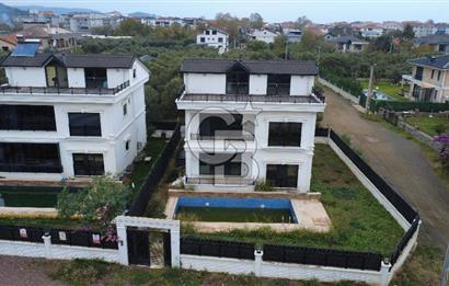 ÇINARCIK KARPUZDEREDE A+ KALİTE HAVUZLU MÜSTAKİL VİLLA