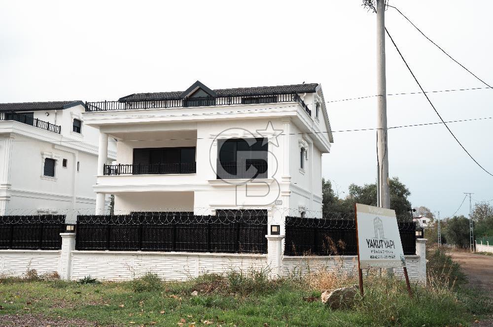 ÇINARCIK KARPUZDEREDE A+ KALİTE HAVUZLU MÜSTAKİL VİLLA