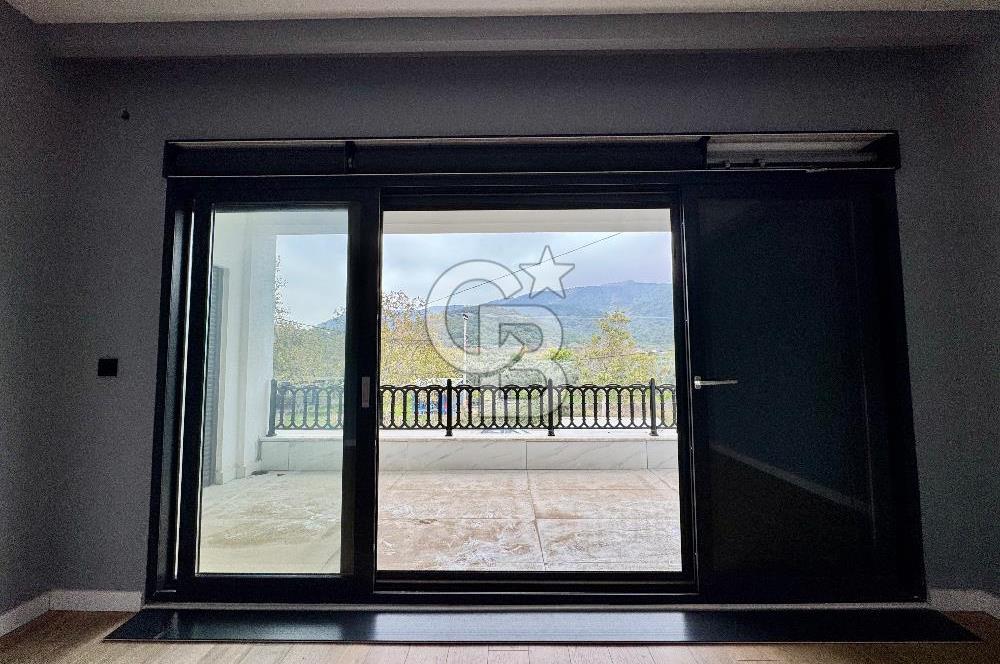 ÇINARCIK KARPUZDEREDE A+ KALİTE HAVUZLU MÜSTAKİL VİLLA