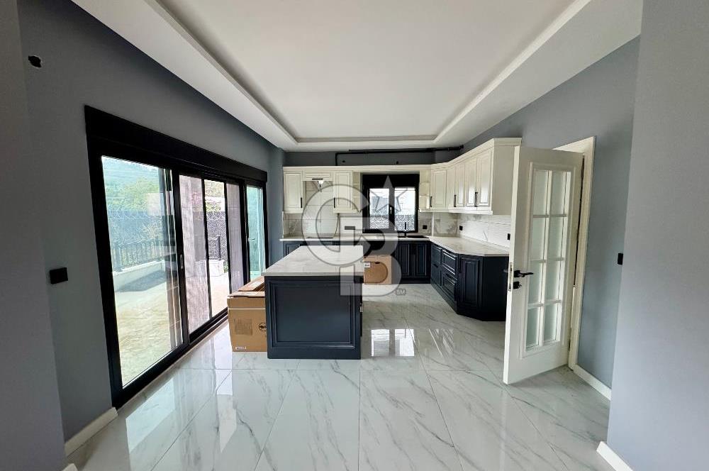 ÇINARCIK KARPUZDEREDE A+ KALİTE HAVUZLU MÜSTAKİL VİLLA