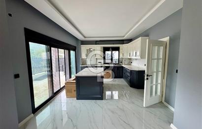 ÇINARCIK KARPUZDEREDE A+ KALİTE HAVUZLU MÜSTAKİL VİLLA