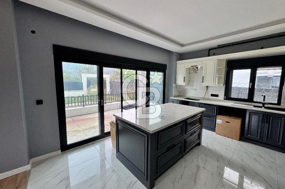 ÇINARCIK KARPUZDEREDE A+ KALİTE HAVUZLU MÜSTAKİL VİLLA