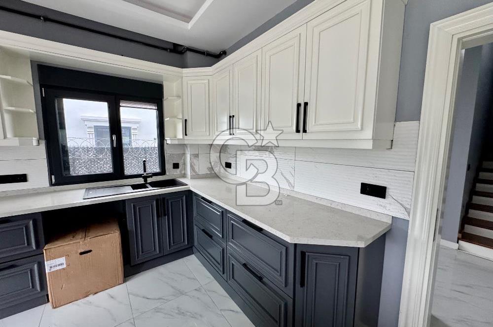 ÇINARCIK KARPUZDEREDE A+ KALİTE HAVUZLU MÜSTAKİL VİLLA