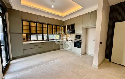 [CB SE7EN]SİTE İÇİNDE MÜSTAKİL HAVUZLU BAHÇELİ 6+2 TRİPLEX VİLLA