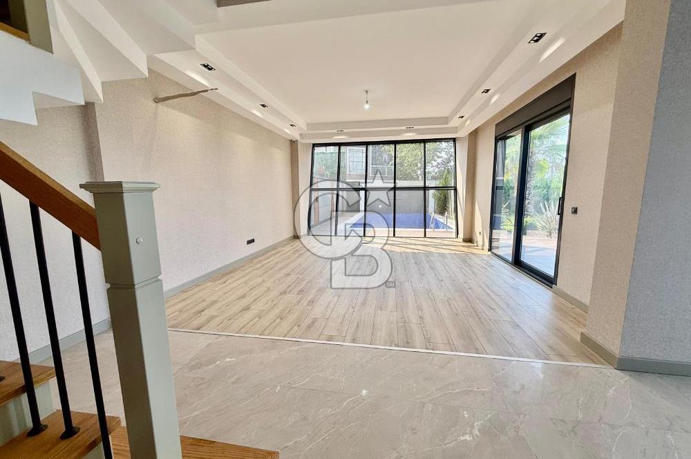 [CB SE7EN]SİTE İÇİNDE MÜSTAKİL HAVUZLU BAHÇELİ 6+2 TRİPLEX VİLLA