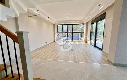 [CB SE7EN]SİTE İÇİNDE MÜSTAKİL HAVUZLU BAHÇELİ 6+2 TRİPLEX VİLLA