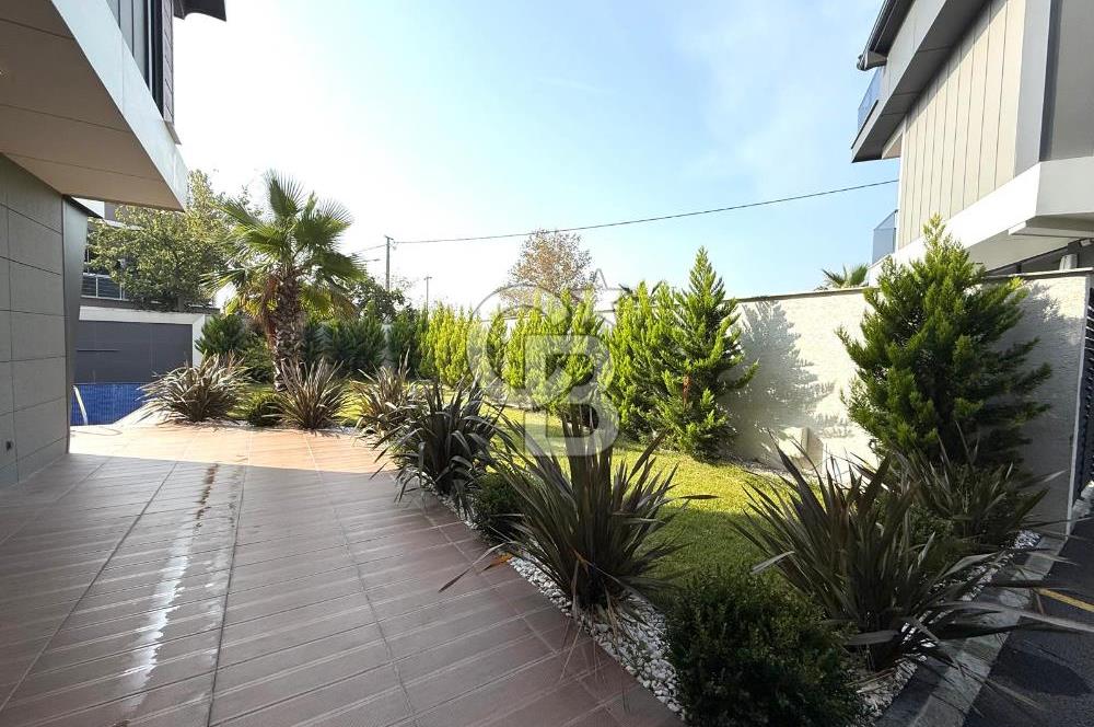 [CB SE7EN]SİTE İÇİNDE MÜSTAKİL HAVUZLU BAHÇELİ 6+2 TRİPLEX VİLLA