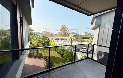 [CB SE7EN]SİTE İÇİNDE MÜSTAKİL HAVUZLU BAHÇELİ 6+2 TRİPLEX VİLLA