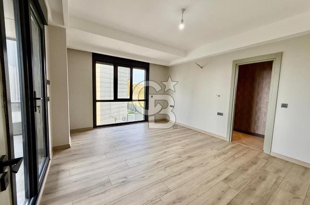 [CB SE7EN]SİTE İÇİNDE MÜSTAKİL HAVUZLU BAHÇELİ 6+2 TRİPLEX VİLLA