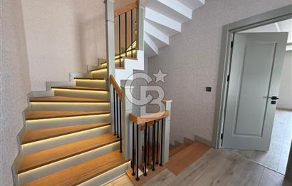 [CB SE7EN]SİTE İÇİNDE MÜSTAKİL HAVUZLU BAHÇELİ 6+2 TRİPLEX VİLLA