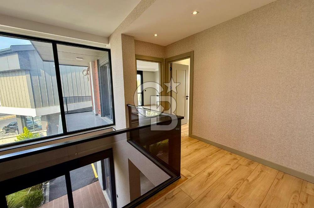 [CB SE7EN]SİTE İÇİNDE MÜSTAKİL HAVUZLU BAHÇELİ 6+2 TRİPLEX VİLLA