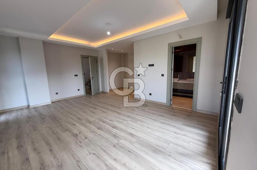 [CB SE7EN]SİTE İÇİNDE MÜSTAKİL HAVUZLU BAHÇELİ 6+2 TRİPLEX VİLLA