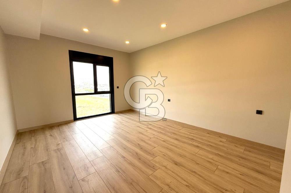 [CB SE7EN]SİTE İÇİNDE MÜSTAKİL HAVUZLU BAHÇELİ 6+2 TRİPLEX VİLLA