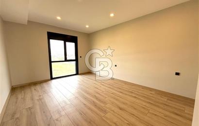 [CB SE7EN]SİTE İÇİNDE MÜSTAKİL HAVUZLU BAHÇELİ 6+2 TRİPLEX VİLLA