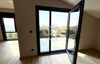 [CB SE7EN]SİTE İÇİNDE MÜSTAKİL HAVUZLU BAHÇELİ 6+2 TRİPLEX VİLLA