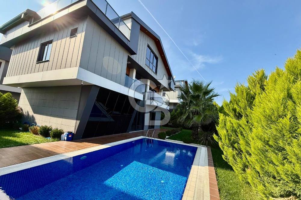 [CB SE7EN]SİTE İÇİNDE MÜSTAKİL HAVUZLU BAHÇELİ 6+2 TRİPLEX VİLLA