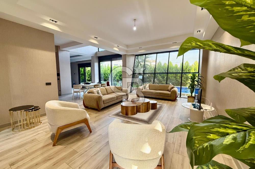 [CB SE7EN]SİTE İÇİNDE MÜSTAKİL HAVUZLU BAHÇELİ 6+2 TRİPLEX VİLLA