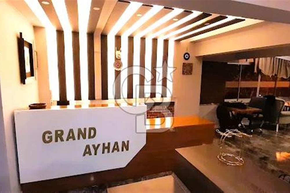 KUŞADASI KADINLAR DENİZİN'DE DENİZE 70 MT MESAFEDE SATILIK OTEL