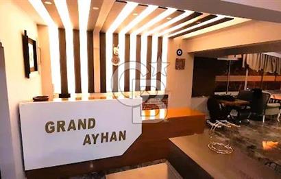 KUŞADASI KADINLAR DENİZİN'DE DENİZE 70 MT MESAFEDE SATILIK OTEL