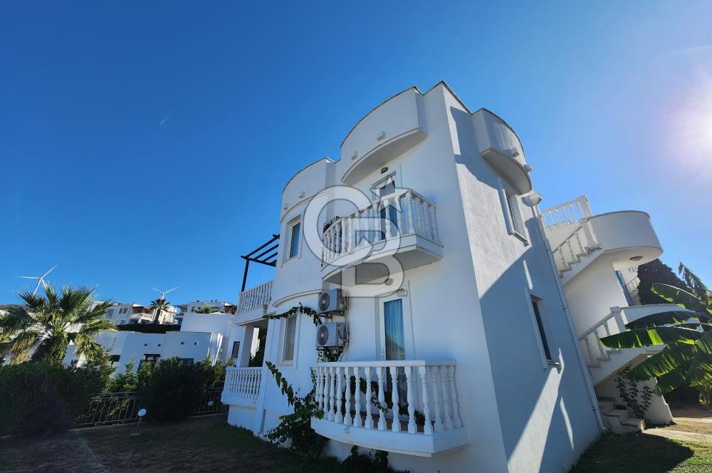 YALIKAVAK GERİŞ SOSYAL TESİSLİ SİTEDE DENİZ MANZARALI DAİRE