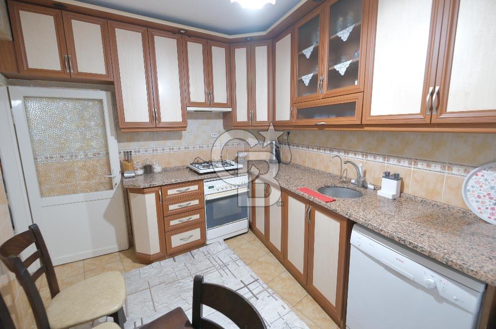 MENEMEN STADYUM CADDESİNDE SATILIK 3+1 ARA KAT DAİRE