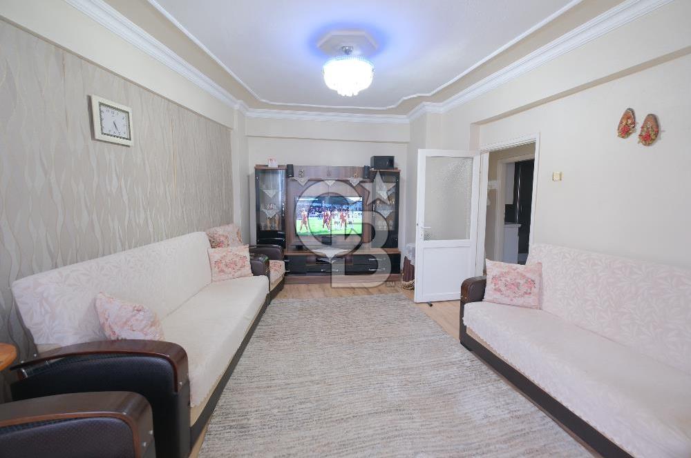 MENEMEN STADYUM CADDESİNDE SATILIK 3+1 ARA KAT DAİRE