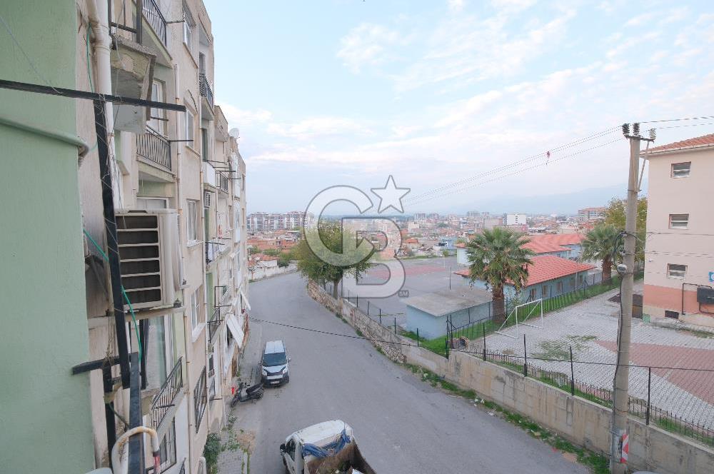 MENEMEN STADYUM CADDESİNDE SATILIK 3+1 ARA KAT DAİRE