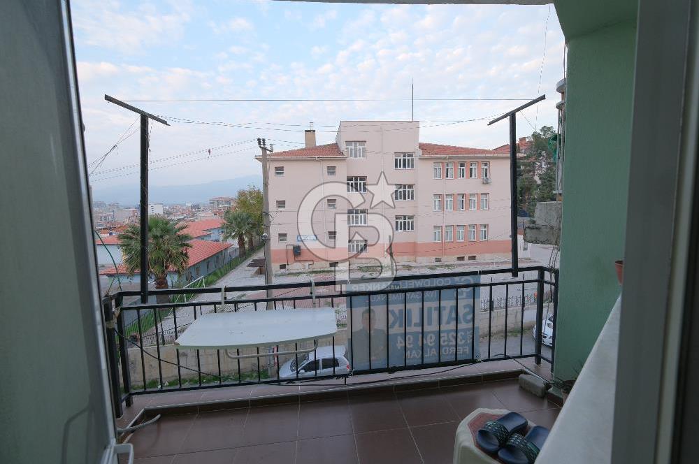 MENEMEN STADYUM CADDESİNDE SATILIK 3+1 ARA KAT DAİRE