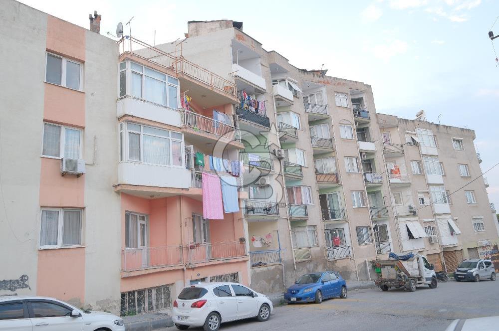 MENEMEN STADYUM CADDESİNDE SATILIK 3+1 ARA KAT DAİRE