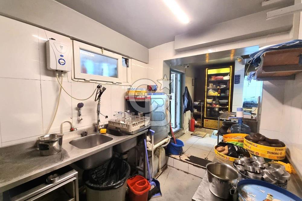 BOSTANLI'NIN KALBİNDE CADDE ÜZERİ SATILIK DÜKKAN....