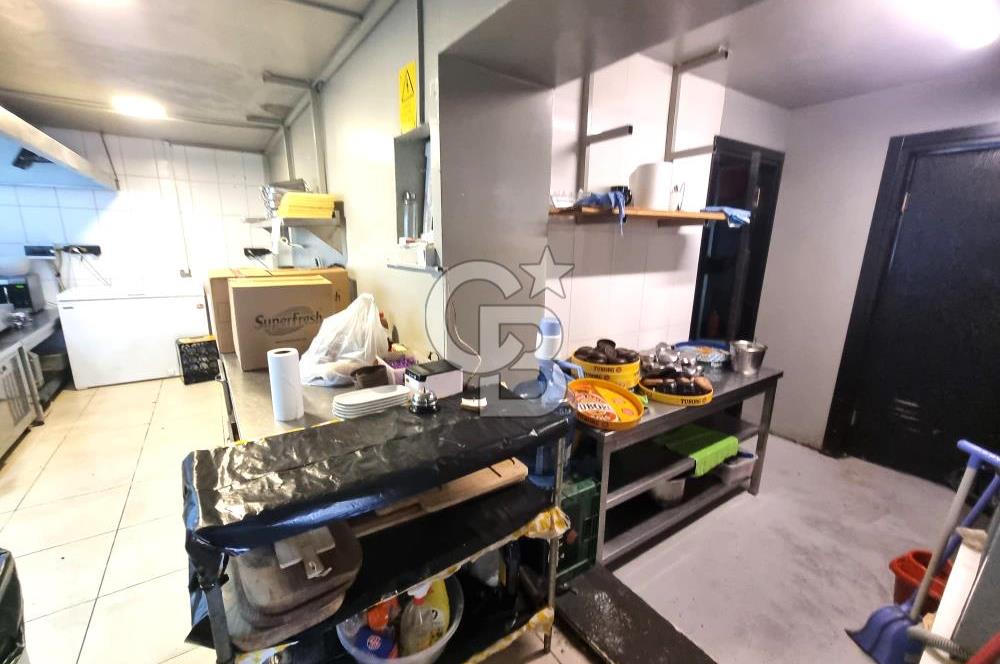 BOSTANLI'NIN KALBİNDE CADDE ÜZERİ SATILIK DÜKKAN....