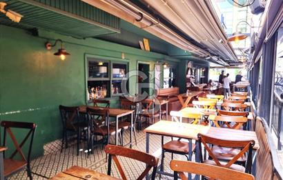 BOSTANLI'NIN KALBİNDE CADDE ÜZERİ SATILIK DÜKKAN....