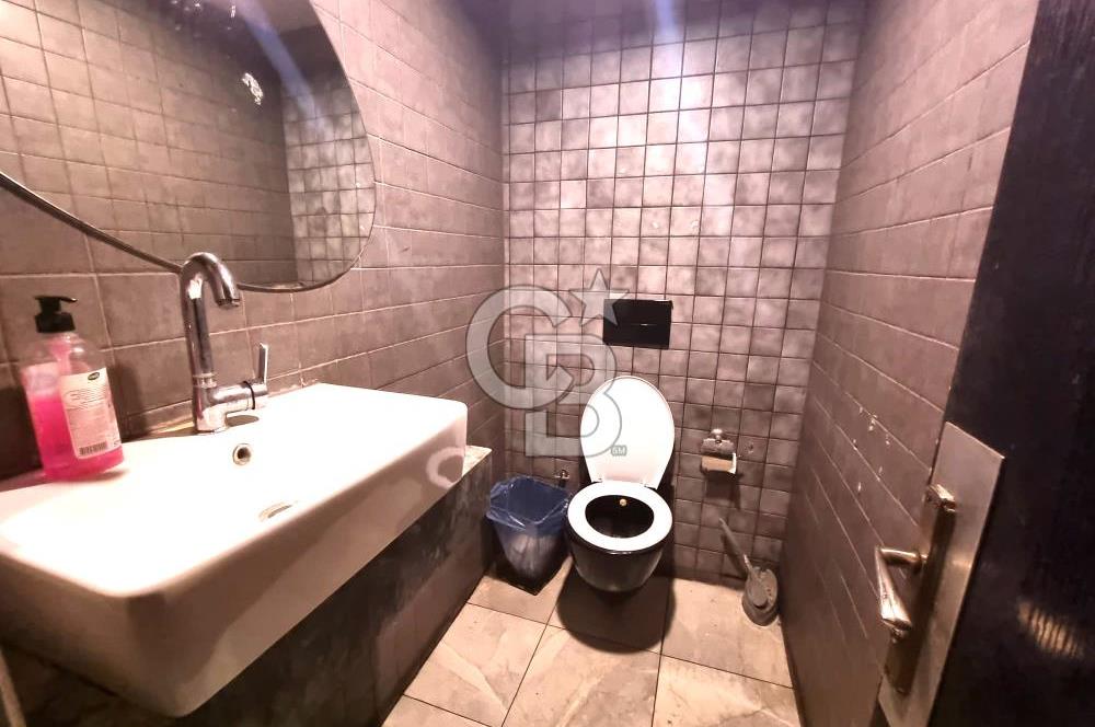 BOSTANLI'NIN KALBİNDE CADDE ÜZERİ SATILIK DÜKKAN....