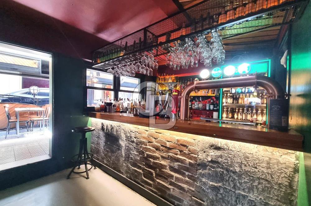 BOSTANLI'NIN KALBİNDE CADDE ÜZERİ SATILIK DÜKKAN....