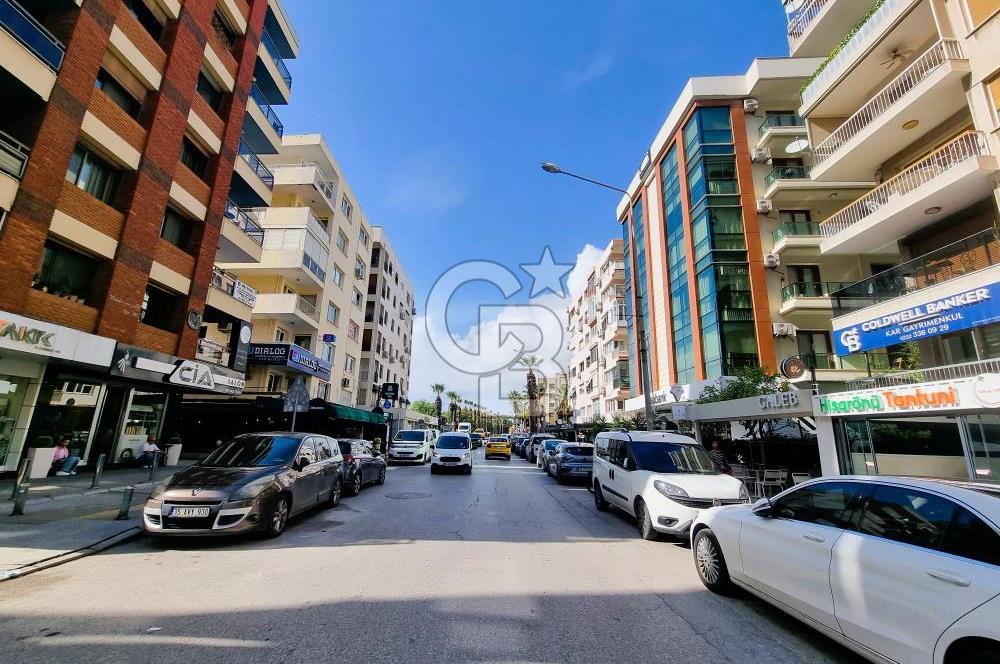 BOSTANLI'NIN KALBİNDE CADDE ÜZERİ SATILIK DÜKKAN....