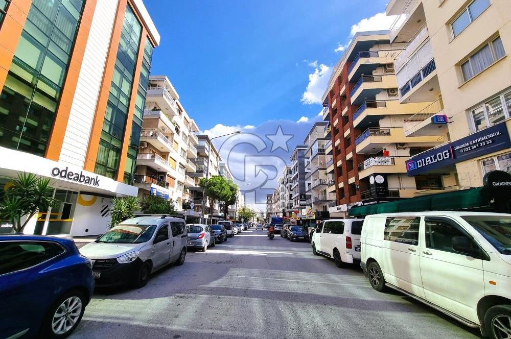 BOSTANLI'NIN KALBİNDE CADDE ÜZERİ SATILIK DÜKKAN....