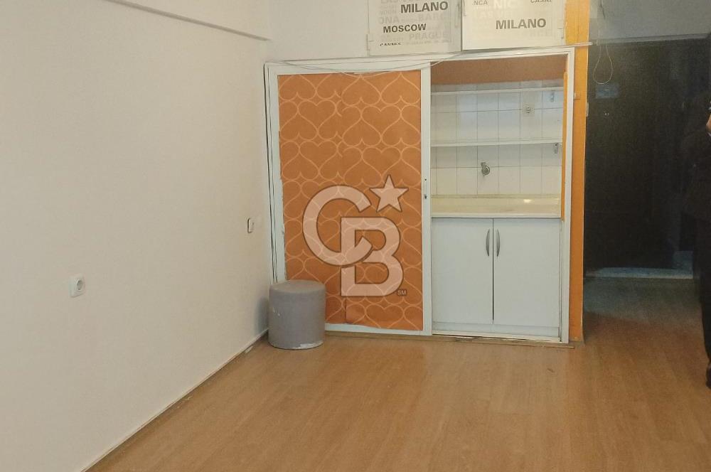 Karşıyaka Çarsı'da Kiralık Ofis