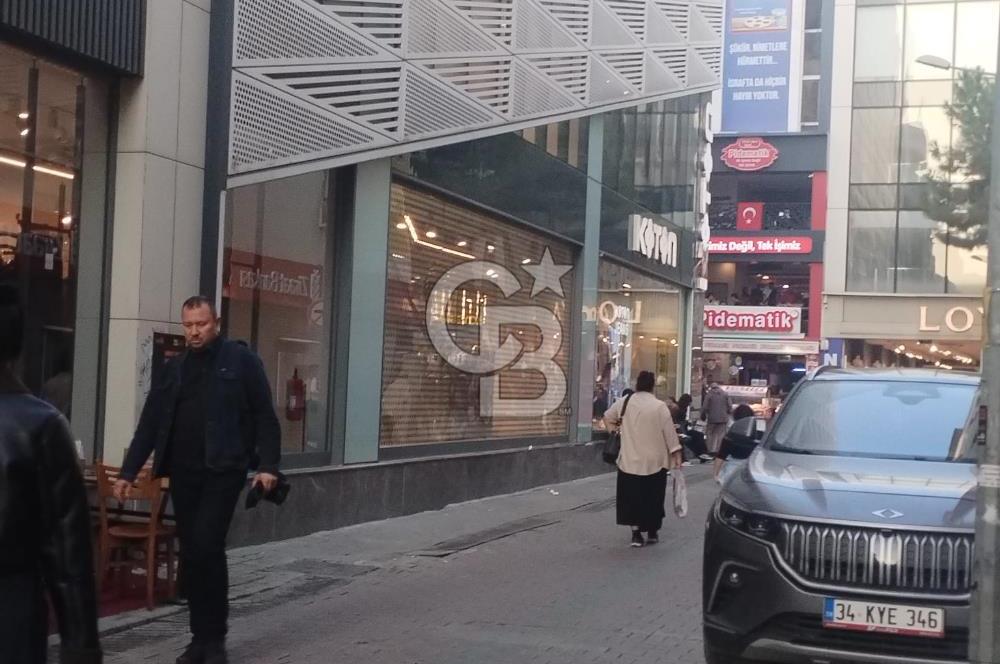 Karşıyaka Çarsı'da Kiralık Ofis