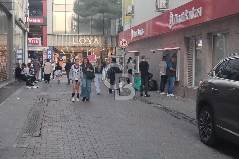 Karşıyaka Çarsı'da Kiralık Ofis